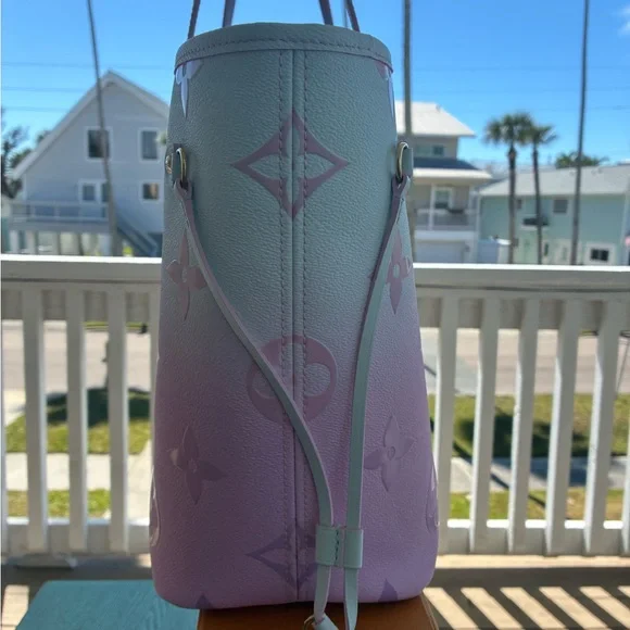 Louis Vuitton NeverFull Monogram Spring In The City Sunrise Pastel - Picture 5 of 11